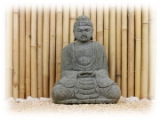 Dekofigur - japanischer Buddha sitzend aus Naturstein...